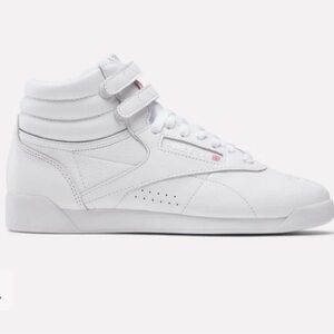 Reebok Classic Women’s Freestyle Hi-top 80’s sneakers EUC